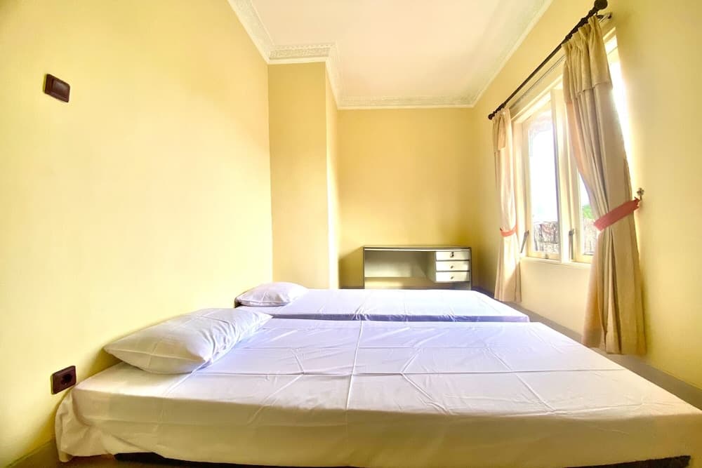 SPOT ON 93711 Kenzie Bunkbed Syariah