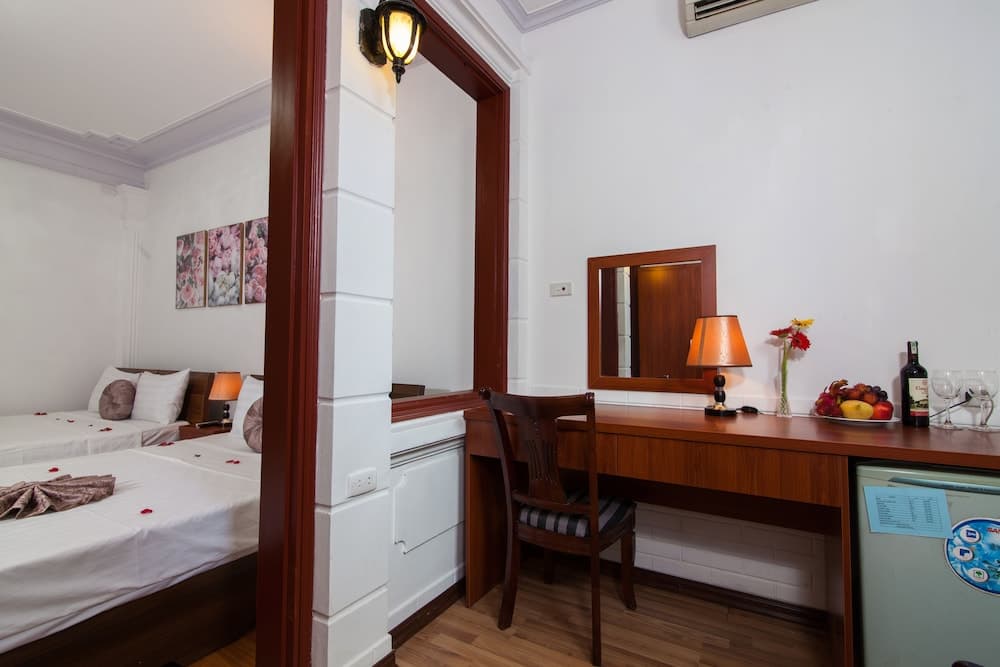 Iris Legend Hotel