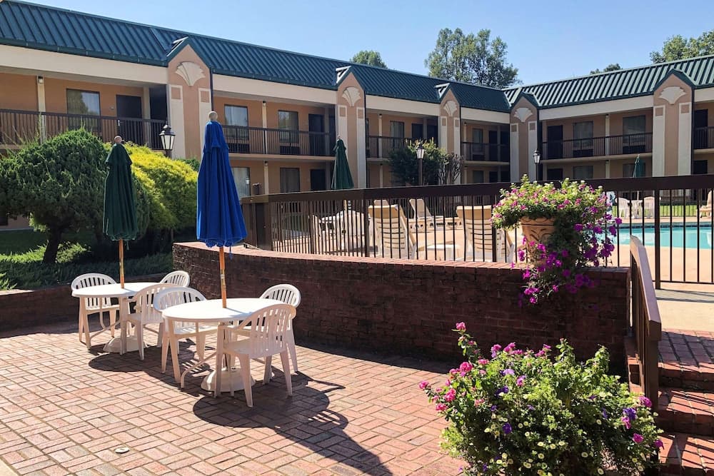 Quality Inn Morganton Southeast