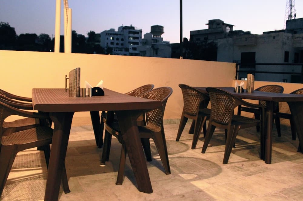 Hotel Shri Naman