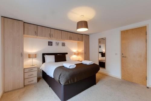 Base Serviced Apartments - The Docks