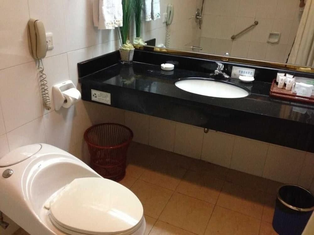 Lifu Hotel