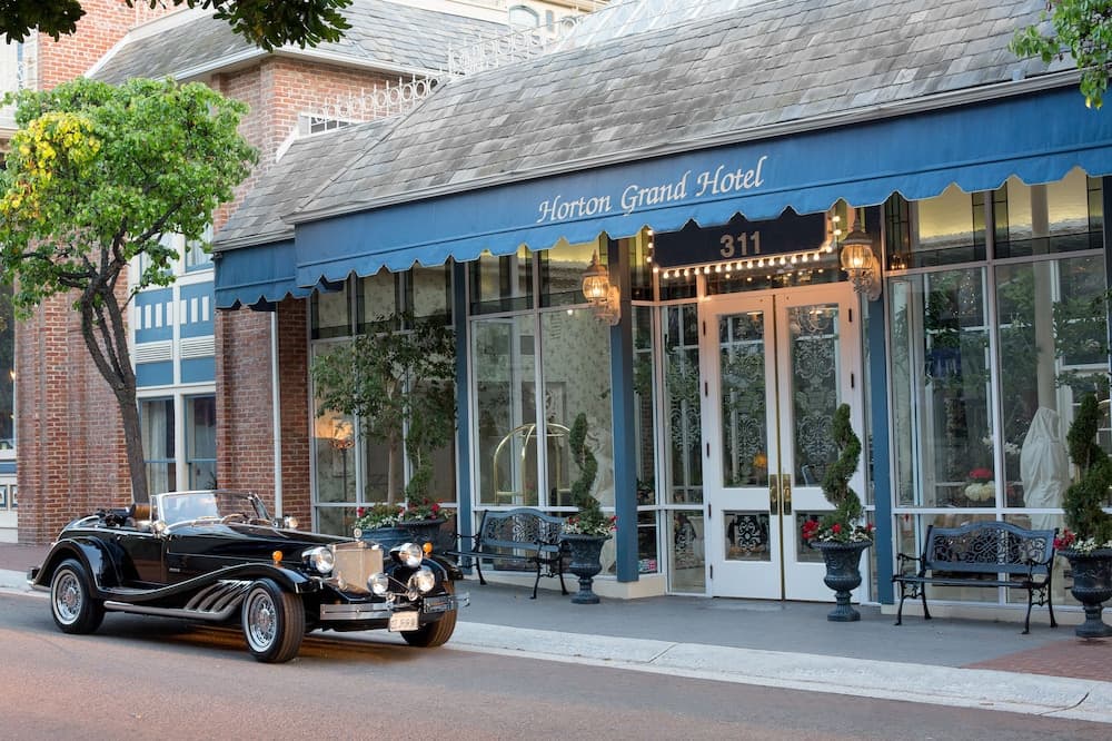 Horton Grand
