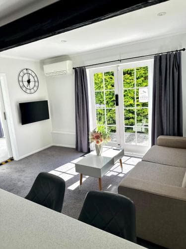 Lemon Tree Apartment Tawa