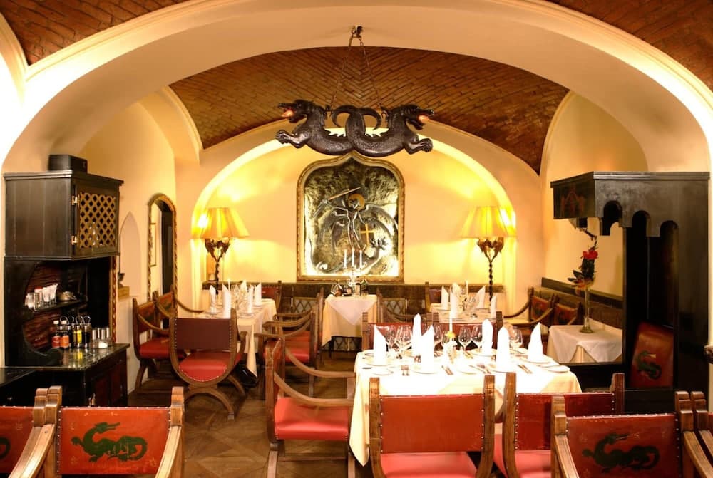 Hotel Embassy