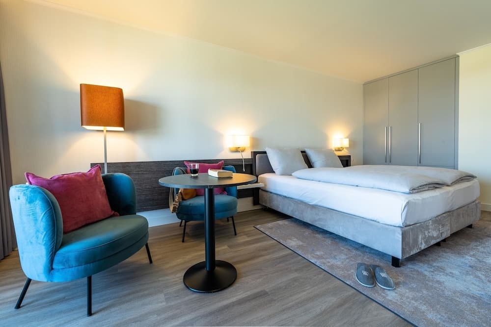 SI-SUITES