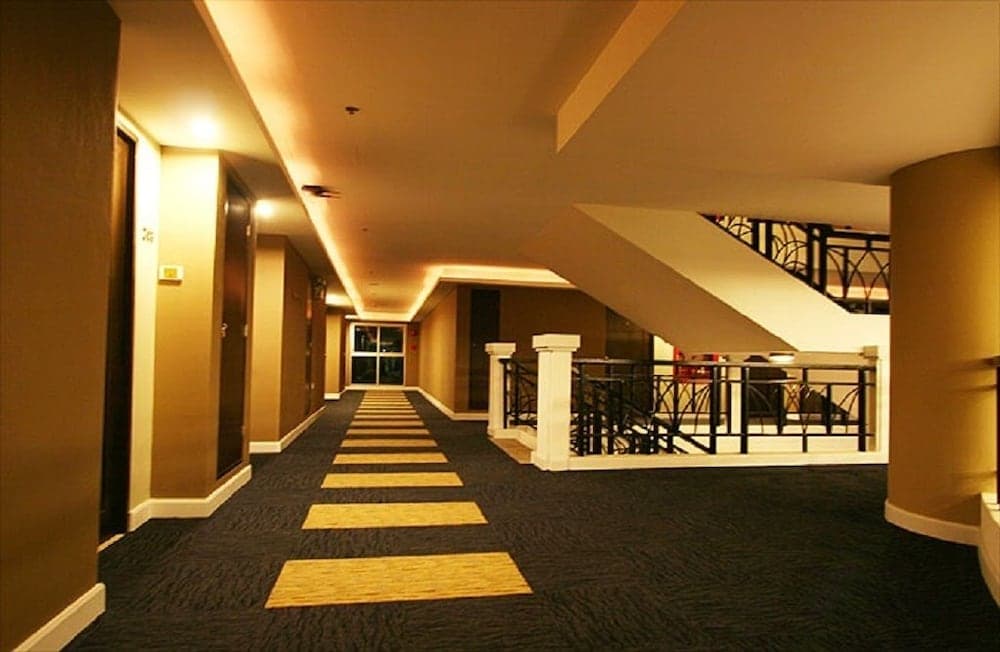 Summer Spring Hotel