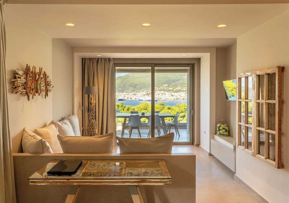 Core Luxury Suites