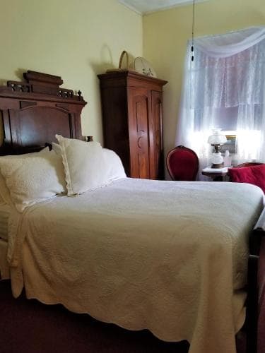 Twin Gables Bed And Breakfast