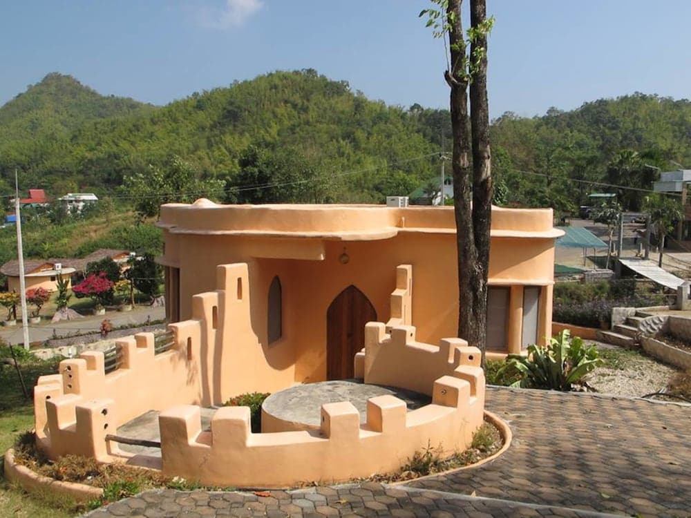 Aulong Resort