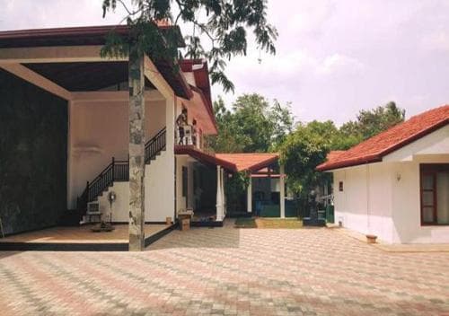 Vikum Lodge