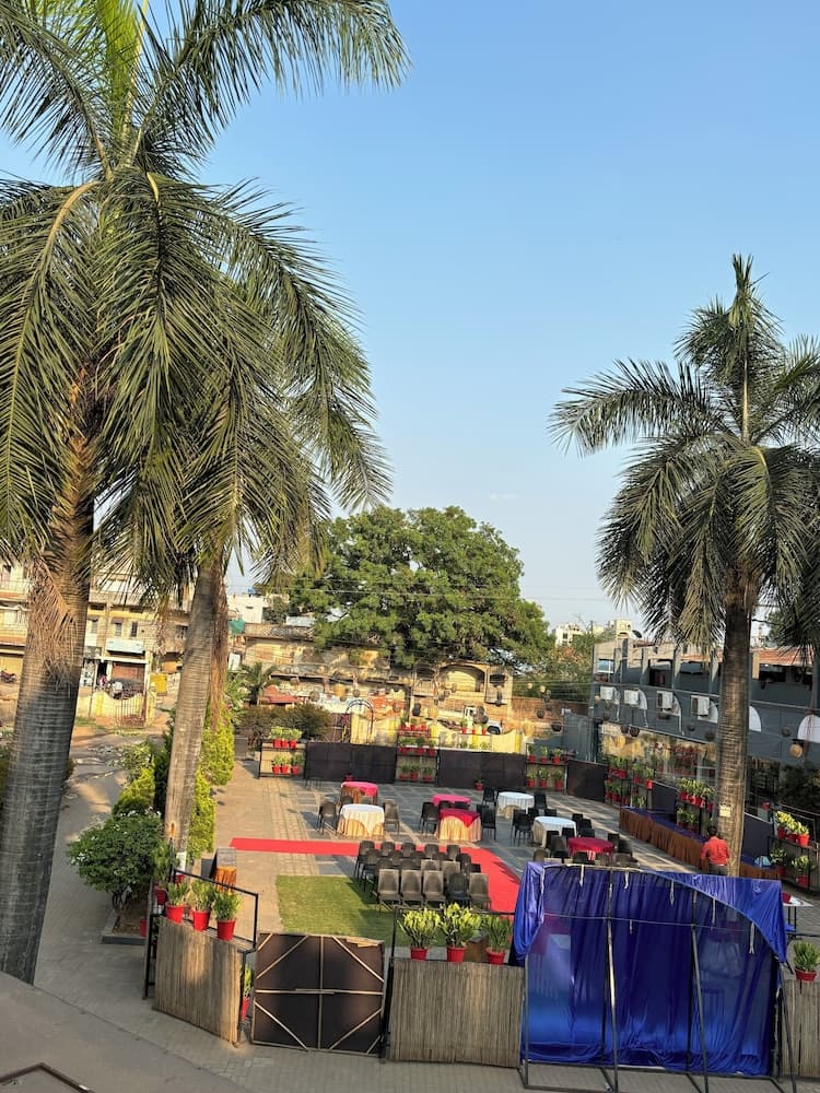 Hotel Akanksha