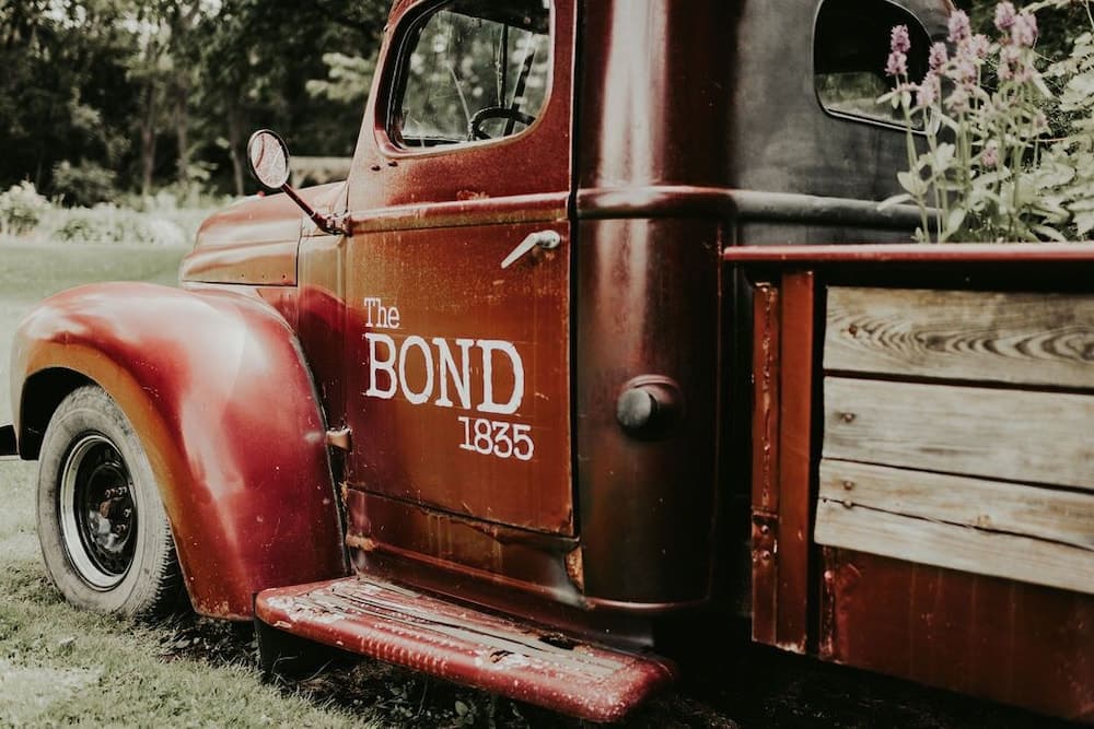 The Bond 1835