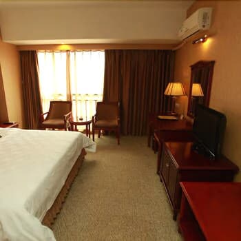 Longwan Holiday Hotel