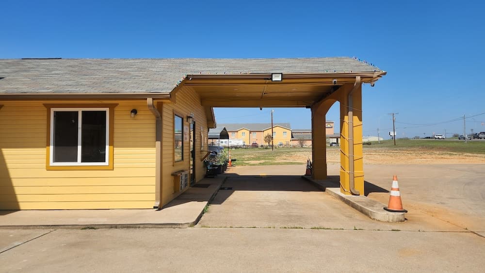 Regency Inn By OYO Rockdale TX