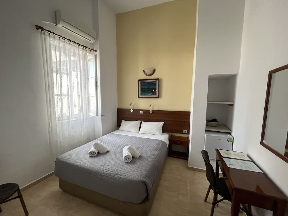 Eleni Rooms