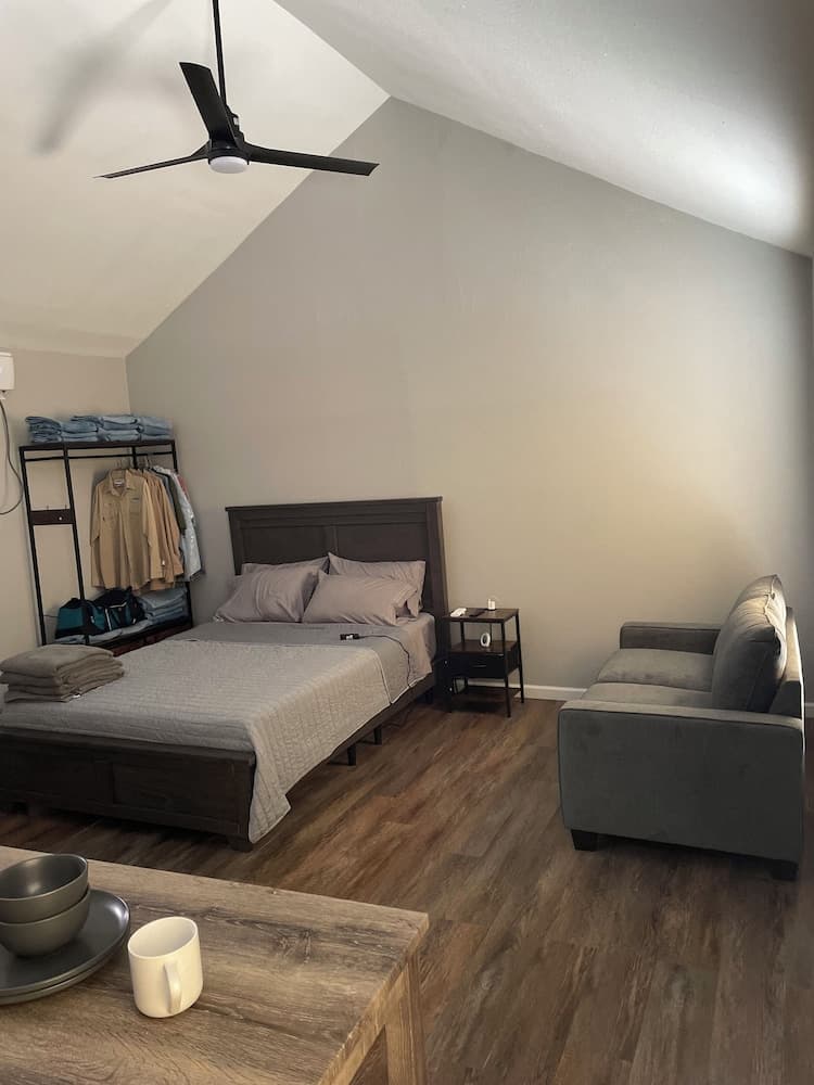 Desert Meadow Lodge