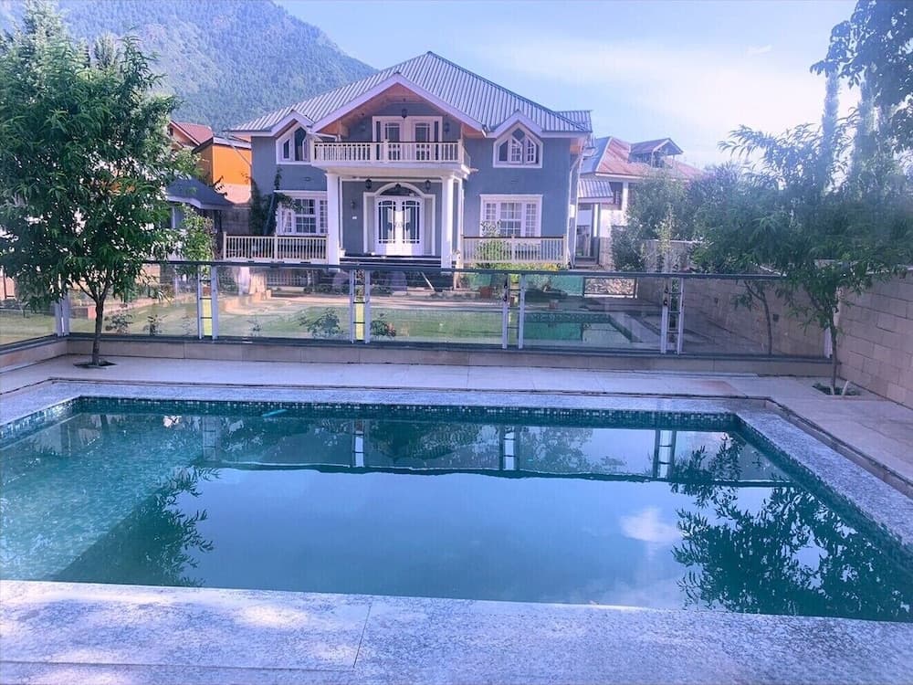 Upani Cottages