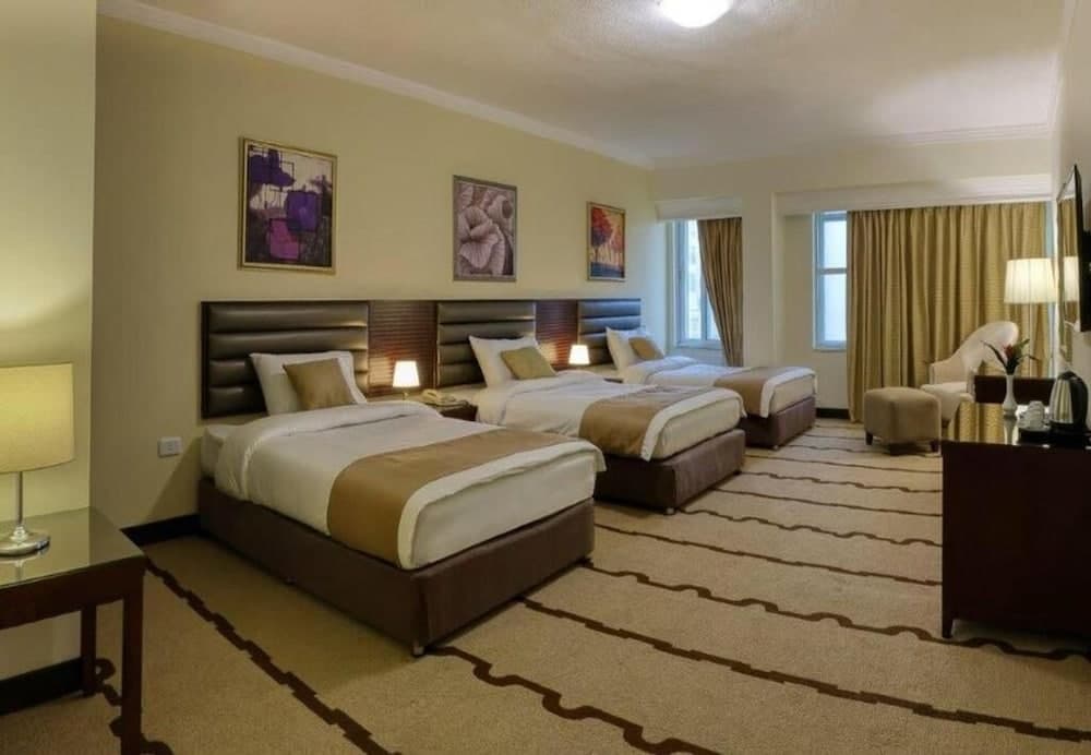 Sandy palace Hotel