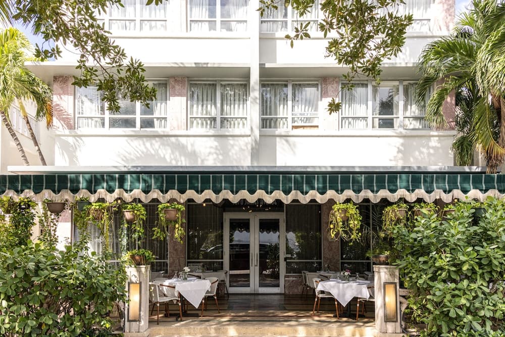 Crest Hotel Suites