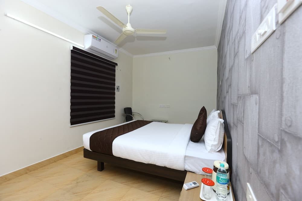 Oyo 9372 Rich Inn