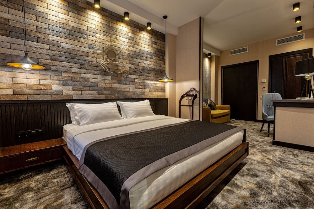 Adamo Hotel