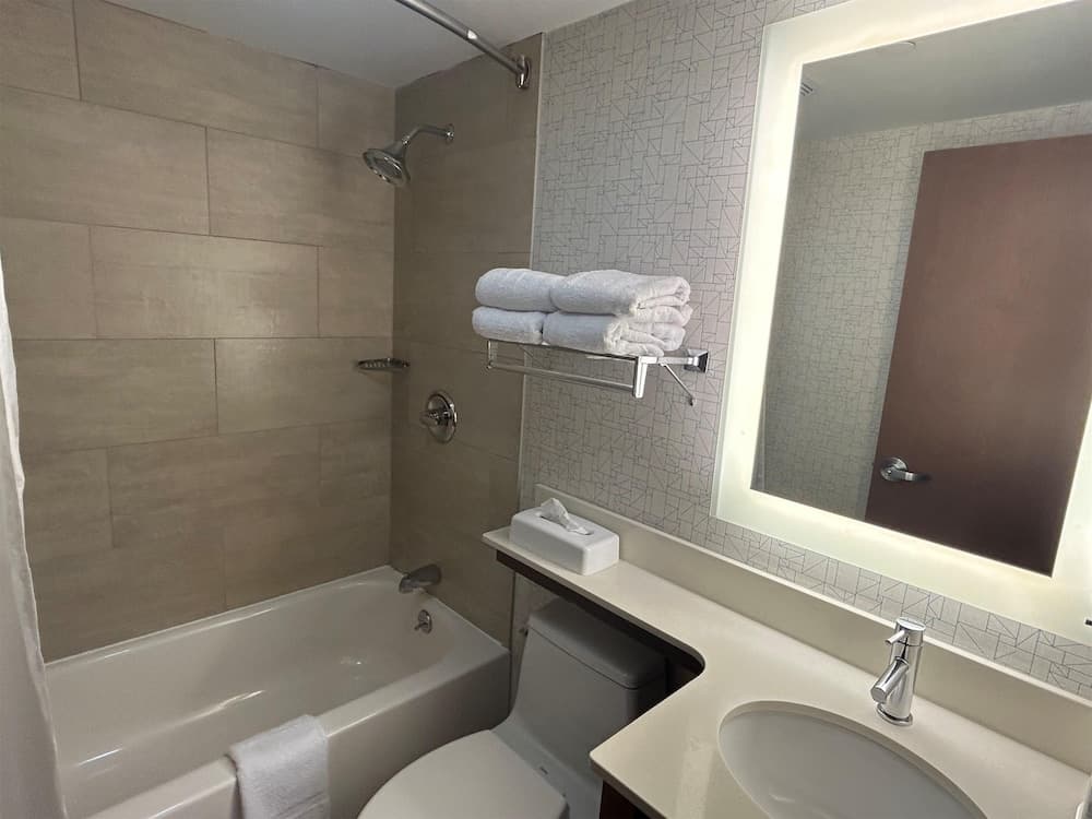 Best Western Roslyn-Long Island Hotel