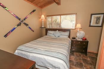 The Beary Cozy Cabin, Huge Snow Play Area!