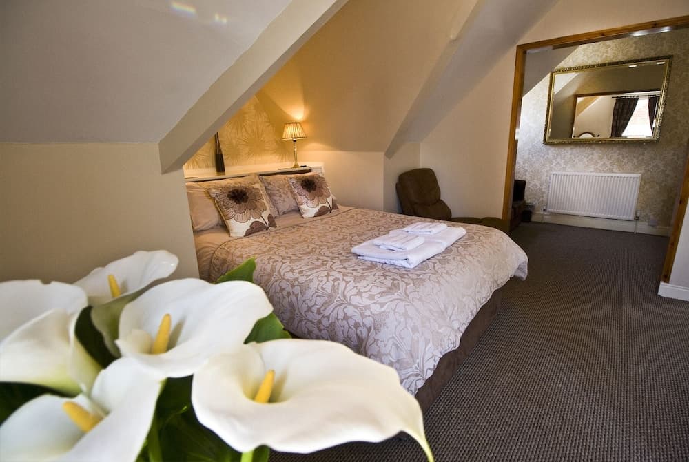 Linroy Guest House