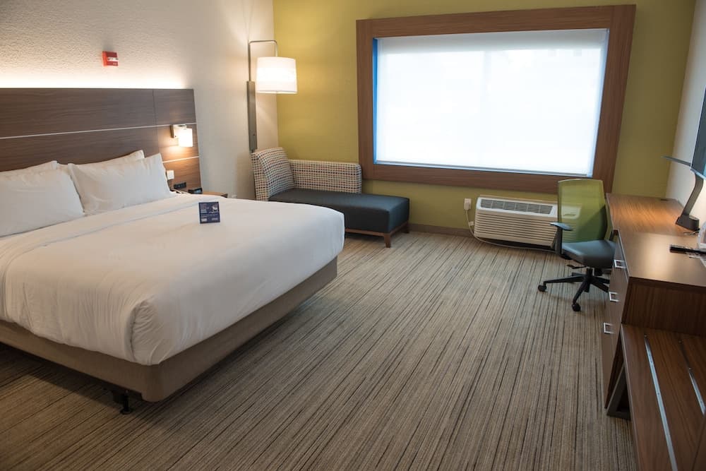 Holiday Inn Express & Suites - Merrillville by IHG