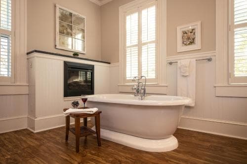 Captain's Quarters Inn