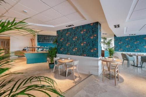 Sesimbra Oceanfront Hotel