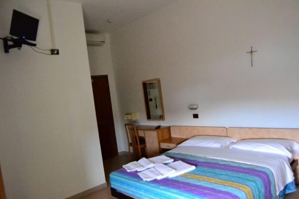 Mirella Hotel