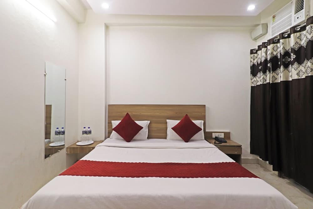 Hotel Mint Residency