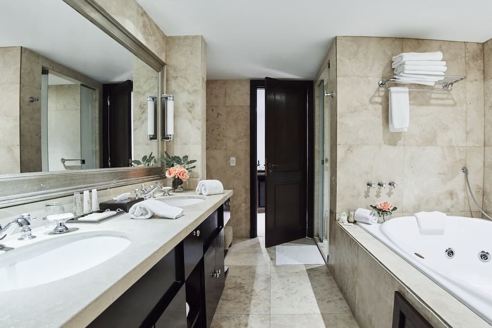 El Casco Art Hotel