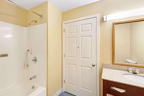 Ramada Kittery