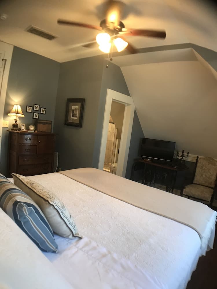 Kennedy Manor Bed and Breakfast