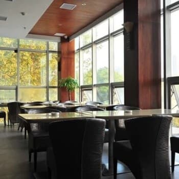 Chutian Lemon Tree Theme Hotel