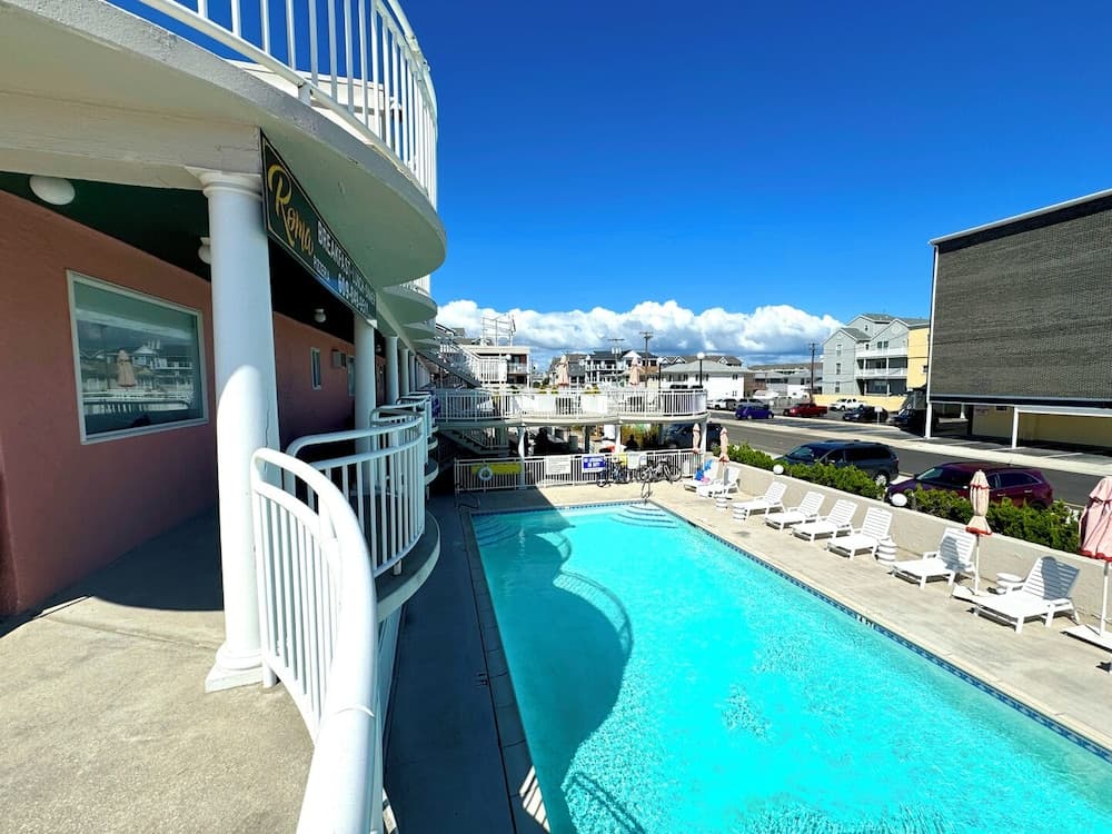 Coliseum Ocean Resort