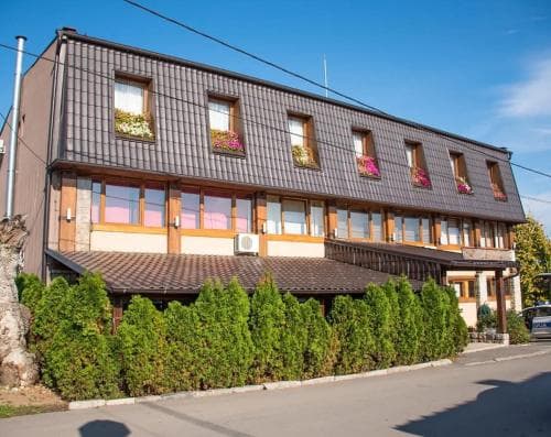 Hotel Vir