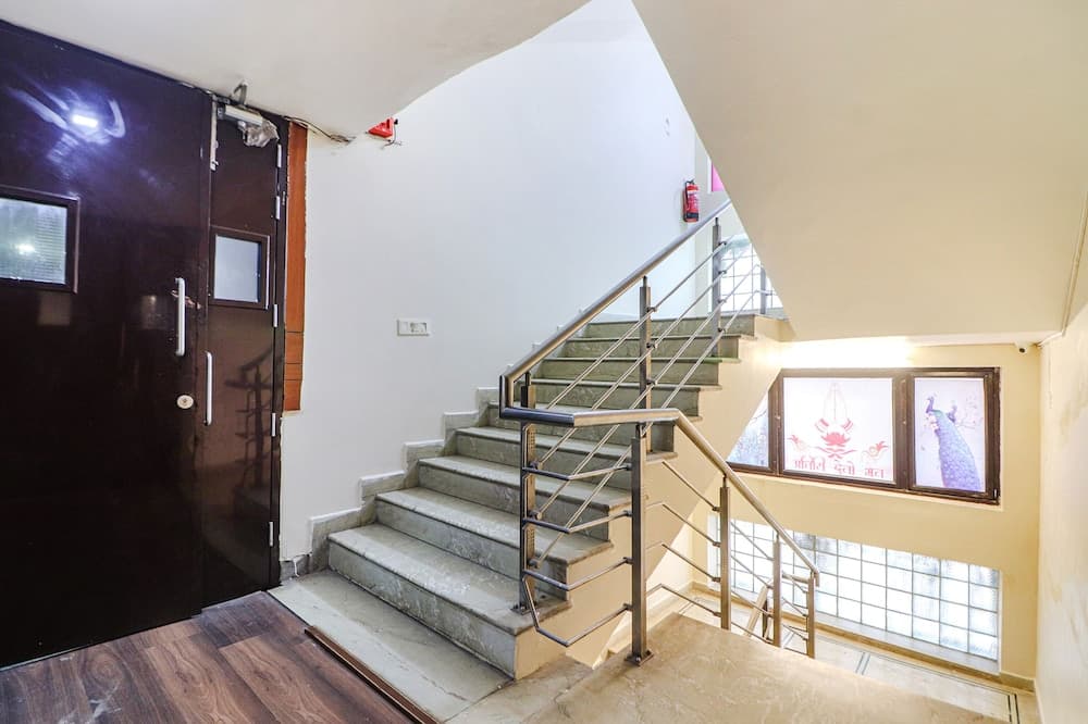 Fabhotel Dwarka Suites