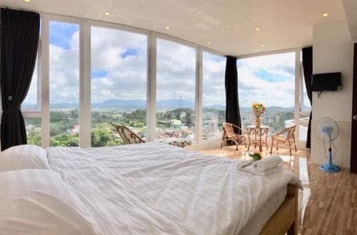 Vy House