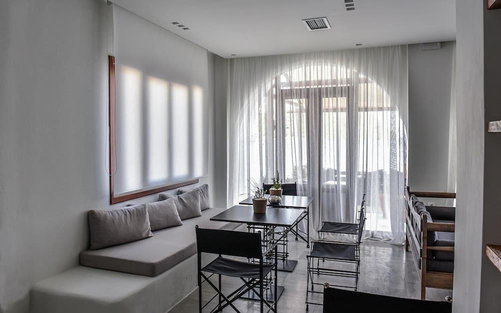 CHRIS HOTEL