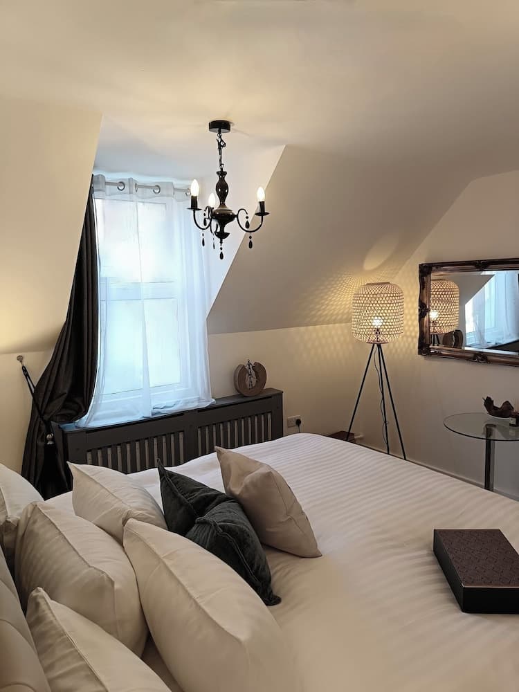 Regency Rooms