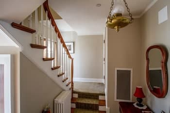 Four Mounds Inn