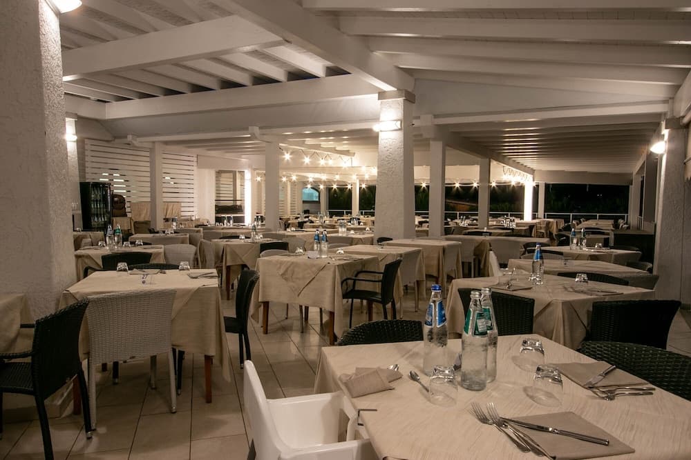 Limone Beach Resort