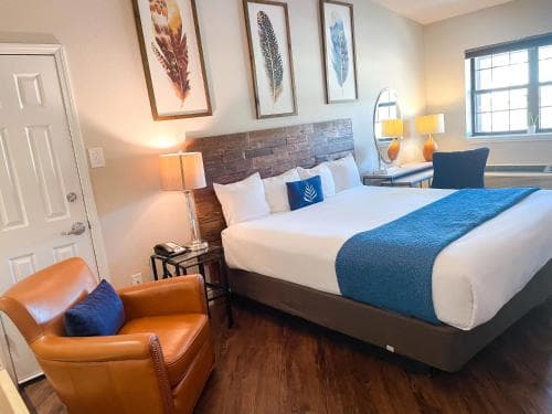 Pinemark Inn & Suites