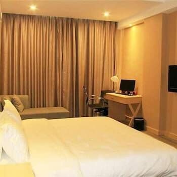 Watson Hotel
