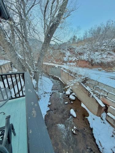 Pikes Peak Inn