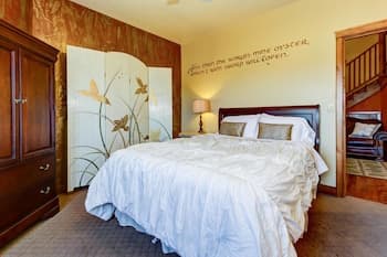 Henley Manor #101
